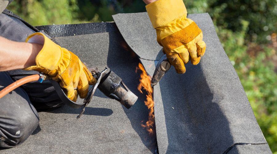 Professional gutter cleaning in Hopeton, OK